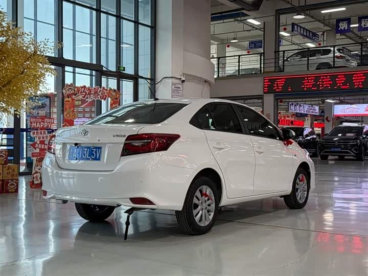 Фото 4 - Toyota Vios
