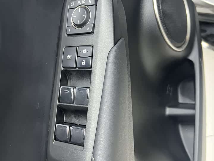 Фото 9 - Lexus NX