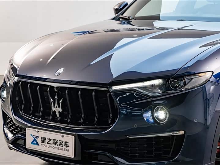 Фото 3 - Maserati Levante