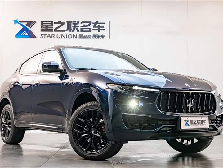 Фото 4 - Maserati Levante
