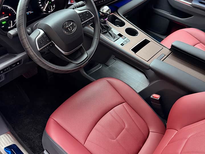 Фото 6 - Toyota Granvia