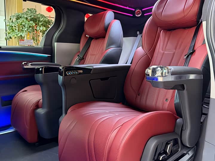 Фото 9 - Toyota Granvia