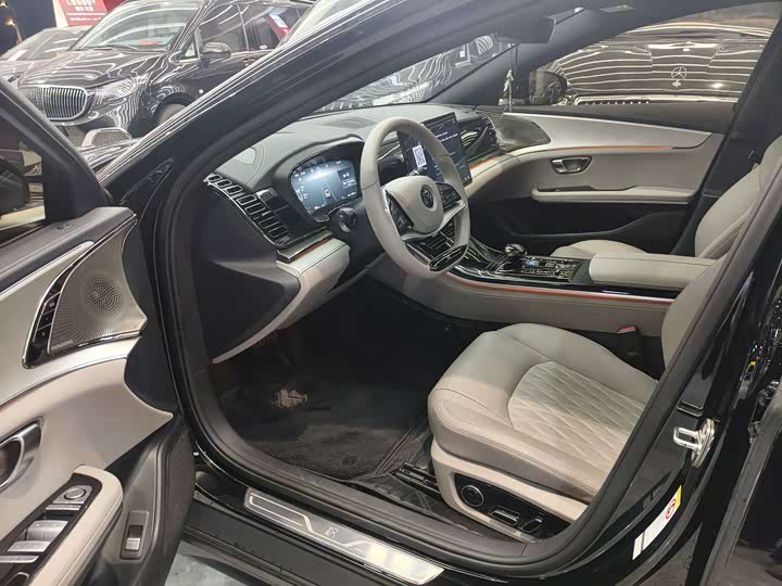 Фото 7 - BYD Han