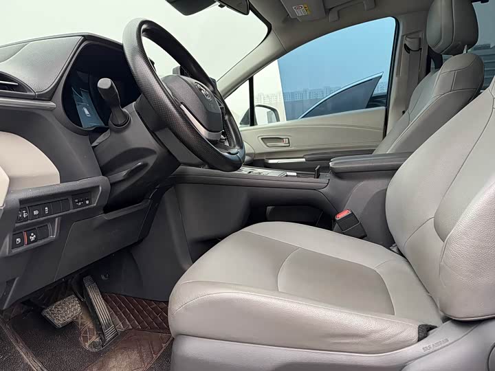 Фото 7 - Toyota Granvia