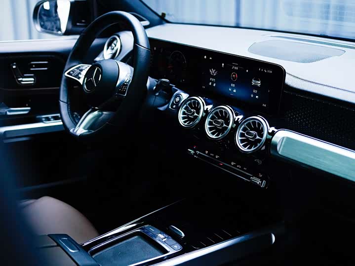 Фото 9 - Mercedes-Benz GLB-Class