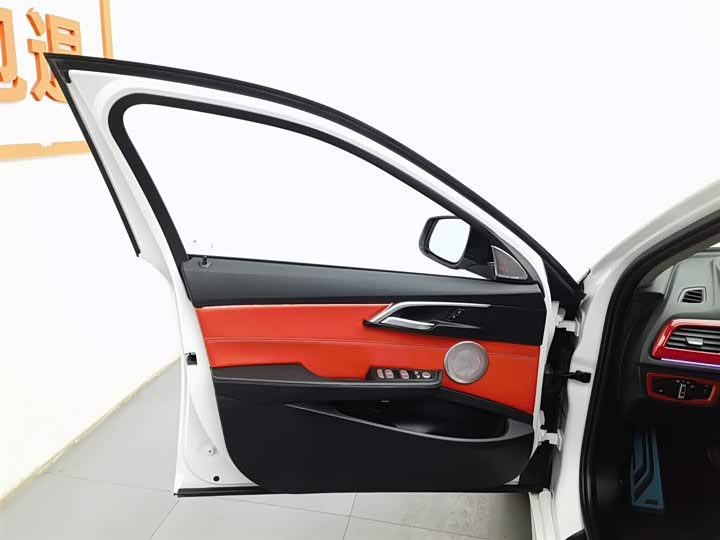 Фото 8 - BMW 1 Series