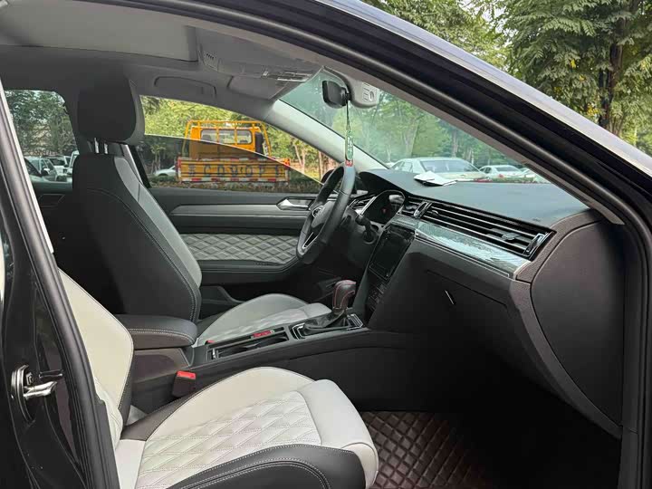 Фото 7 - Volkswagen Magotan