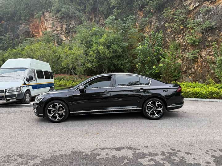 Фото 9 - Volkswagen Magotan