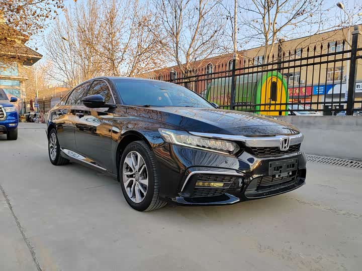 Фото 3 - Honda Inspire