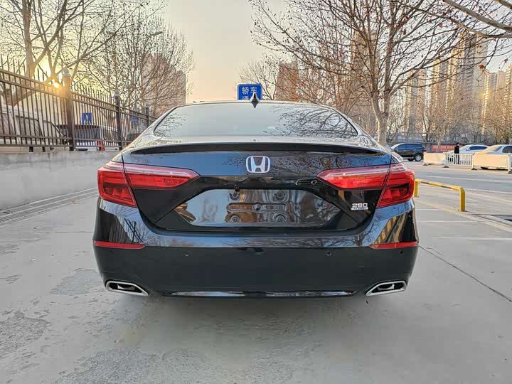 Фото 5 - Honda Inspire