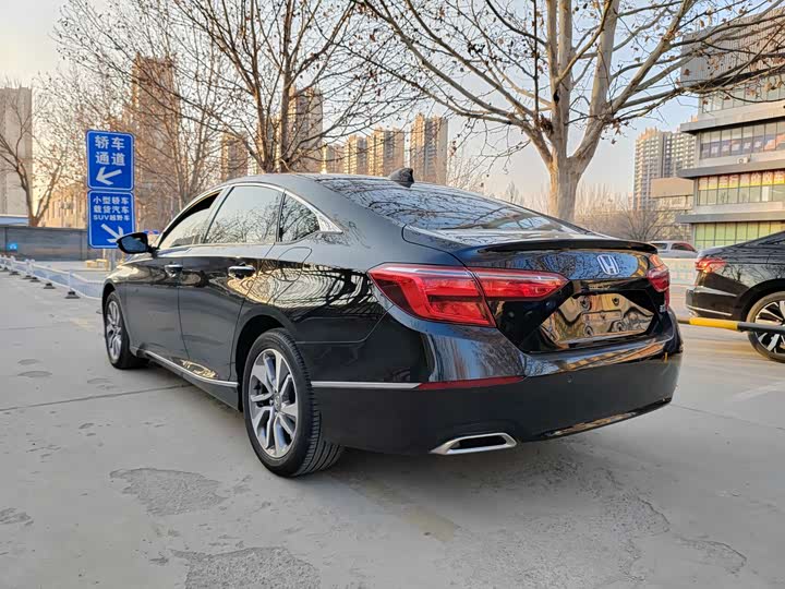 Фото 6 - Honda Inspire