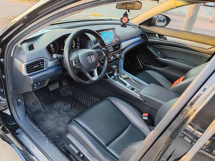 Фото 7 - Honda Inspire