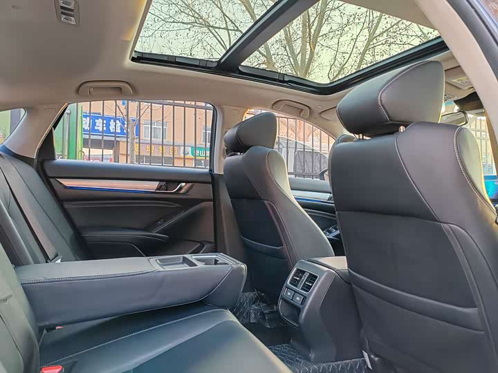 Фото 9 - Honda Inspire