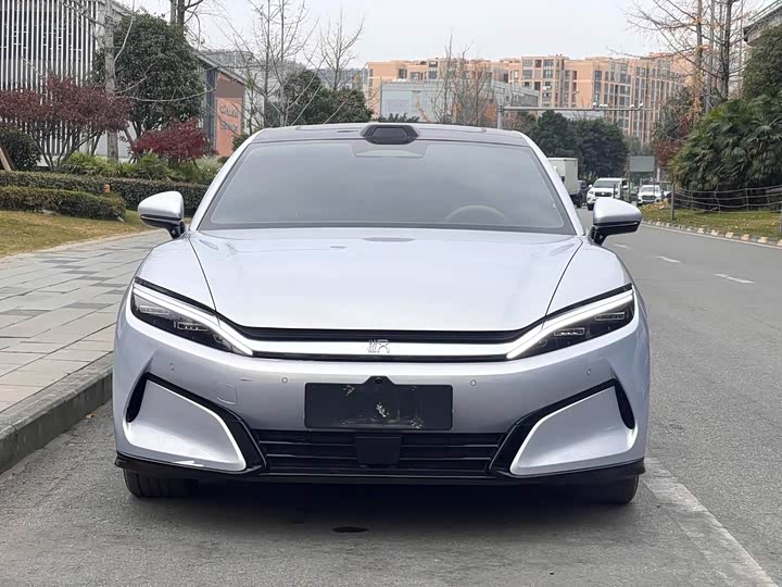 Фото 1 - BYD Han L