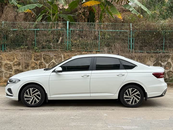 Фото 3 - Volkswagen Lavida