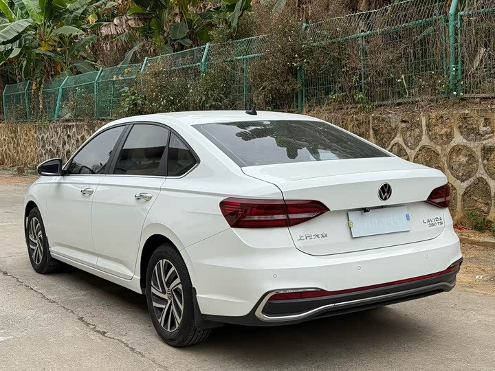 Фото 4 - Volkswagen Lavida