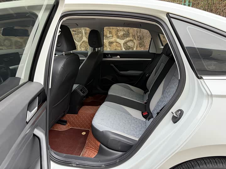 Фото 7 - Volkswagen Lavida