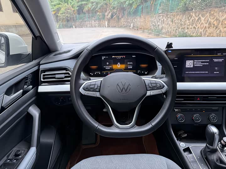 Фото 9 - Volkswagen Lavida