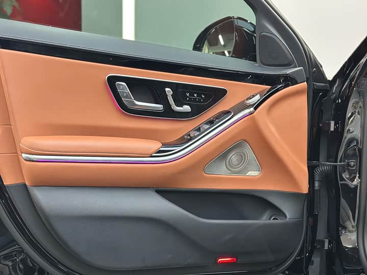 Фото 5 - Mercedes-Benz S-Class