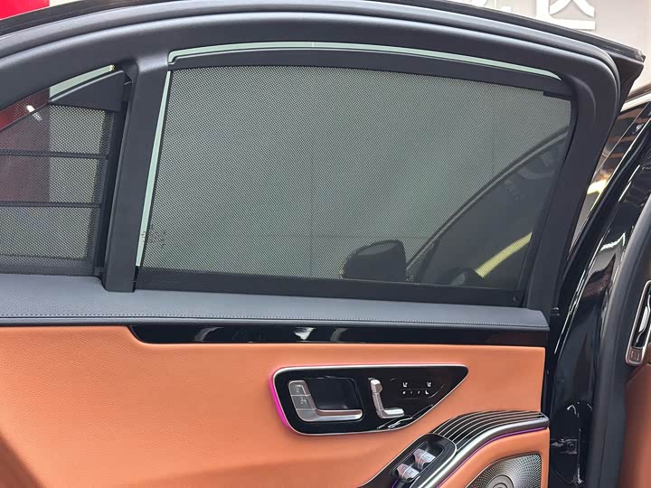 Фото 9 - Mercedes-Benz S-Class