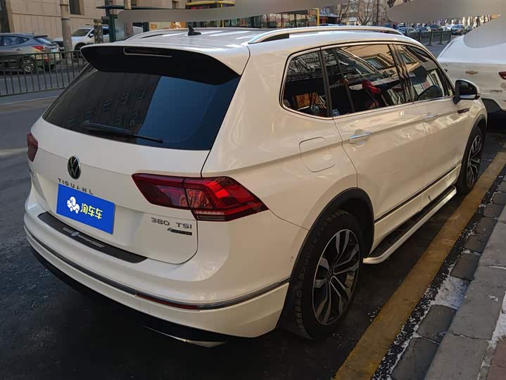 Фото 3 - Volkswagen Tiguan L Pro