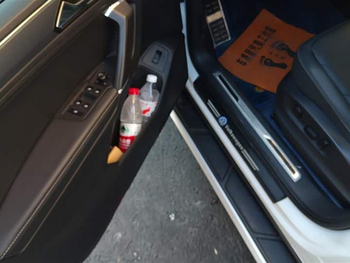 Фото 7 - Volkswagen Tiguan L Pro