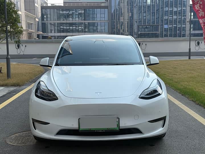 Фото 2 - Tesla Model Y