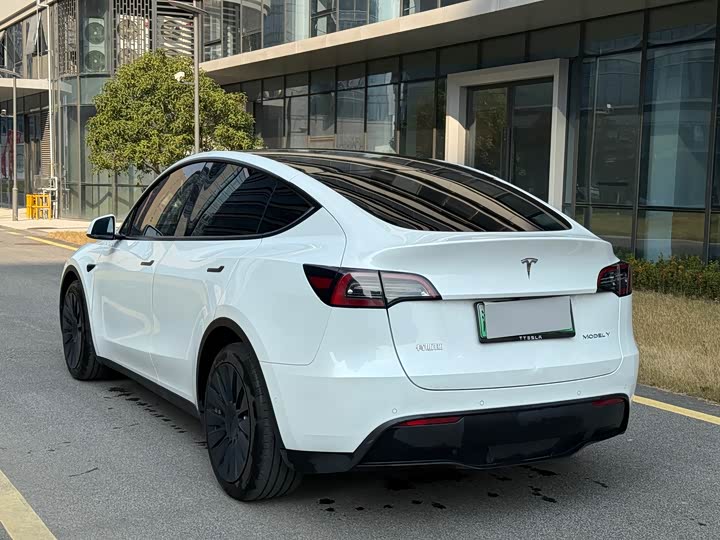 Фото 7 - Tesla Model Y