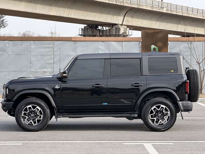 Фото 4 - Ford Bronco