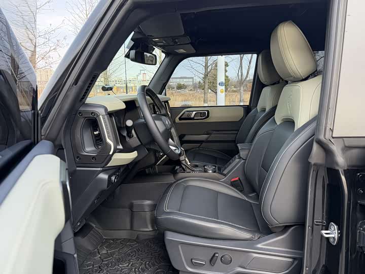 Фото 6 - Ford Bronco