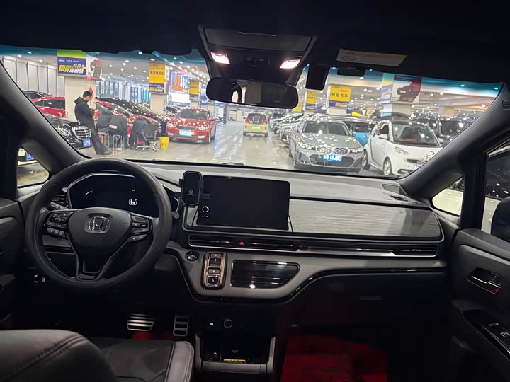 Фото 4 - Honda Elysion