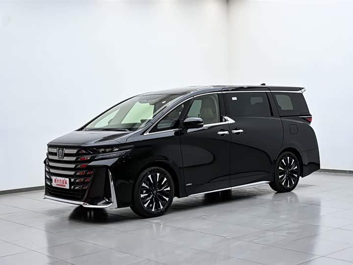 Фото 2 - Toyota Vellfire