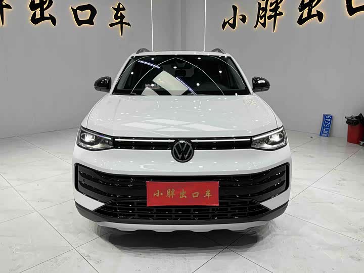 Фото 3 - Volkswagen Tharu