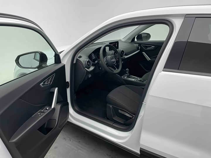 Фото 9 - Audi Q2L