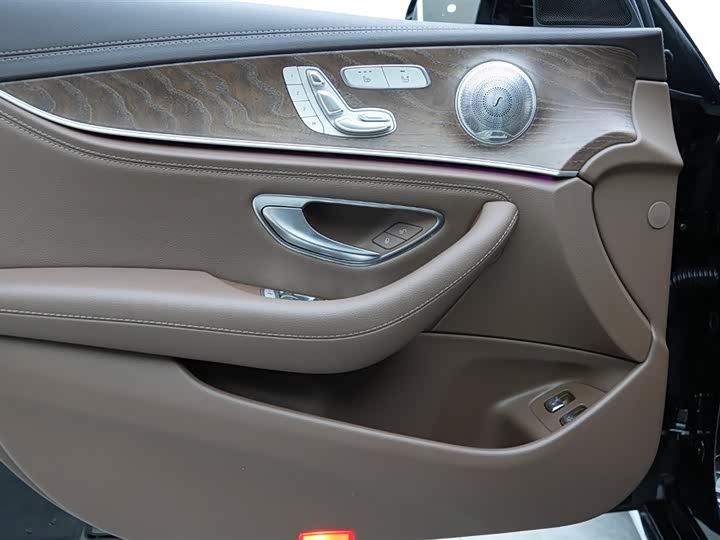 Photo 5 - Mercedes-Benz E-Class Hybrid