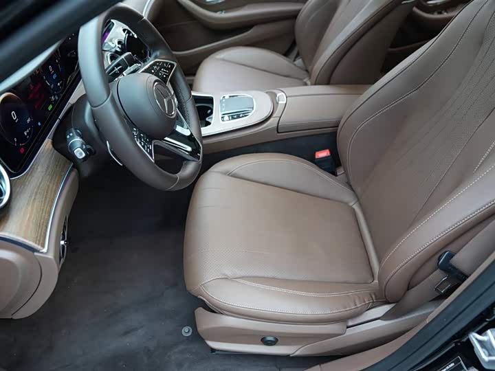 Photo 7 - Mercedes-Benz E-Class Hybrid