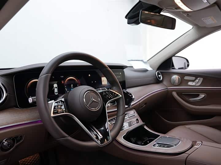 Photo 8 - Mercedes-Benz E-Class Hybrid