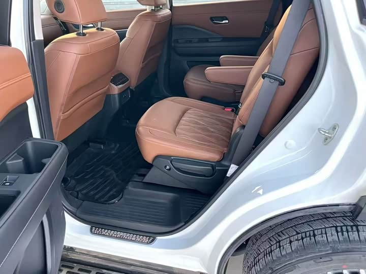 Фото 3 - Nissan Pathfinder