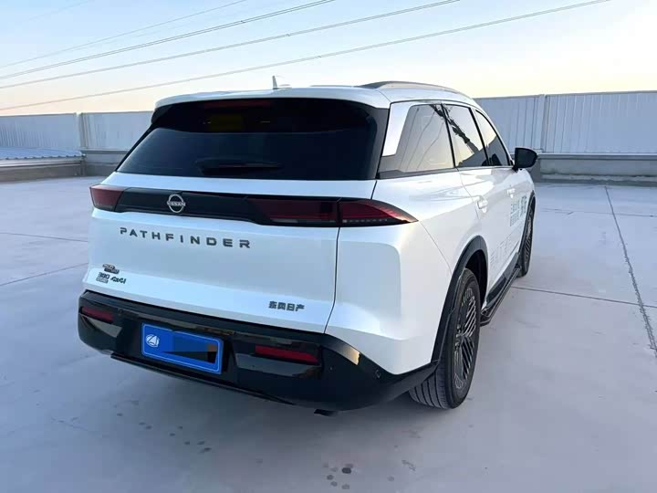 Фото 5 - Nissan Pathfinder