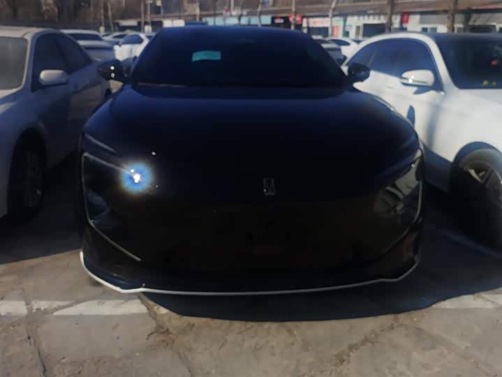 Фото 2 - Avatr 12