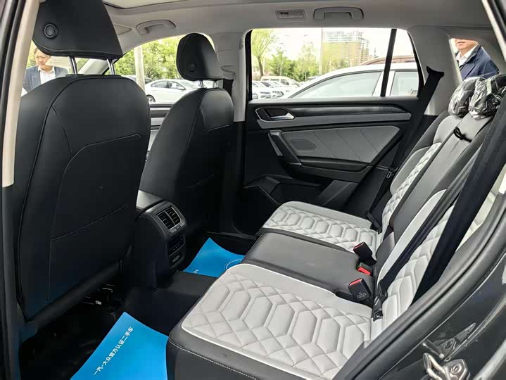 Фото 8 - Volkswagen Tayron