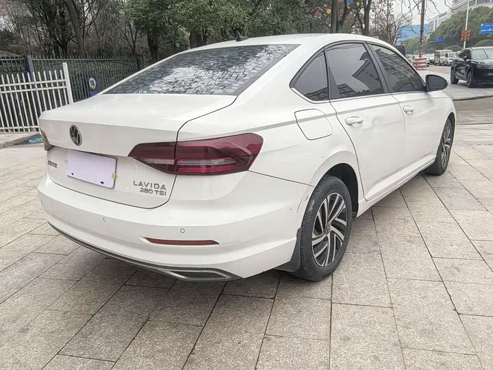 Фото 7 - Volkswagen Lavida