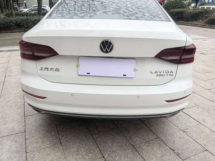 Фото 8 - Volkswagen Lavida