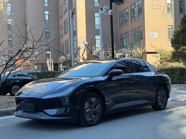 Фото 1 - XPeng Mona M03