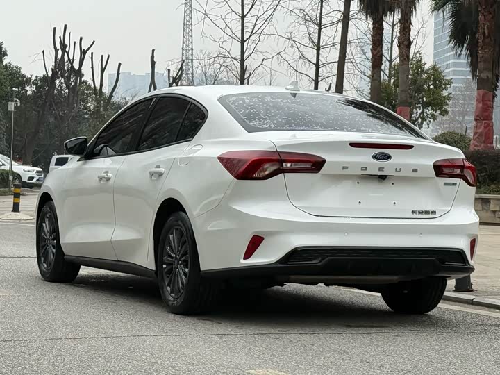 Фото 5 - Ford Focus