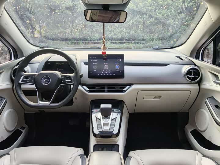 Фото 9 - BYD Yuan Pro