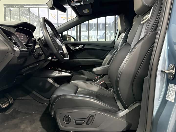 Фото 8 - Audi Q4 e-tron