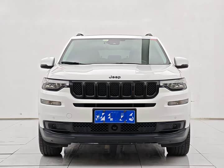 Фото 2 - Jeep Grand Commander