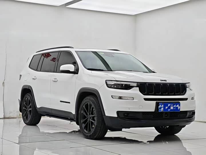 Фото 3 - Jeep Grand Commander