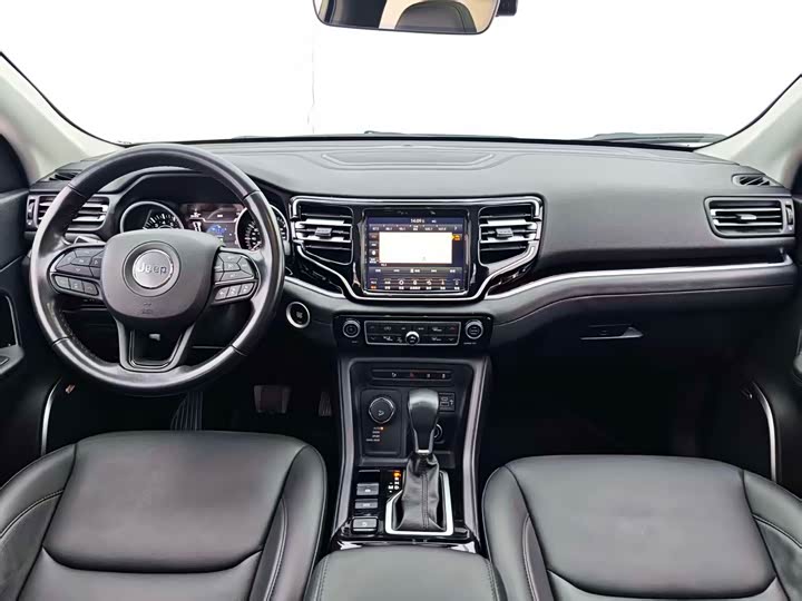 Фото 6 - Jeep Grand Commander